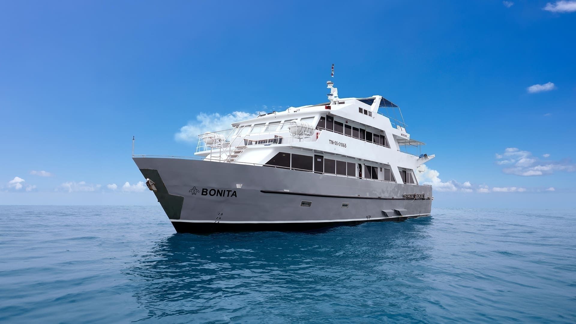 Bonita Yacht exterior - Galaxy Cruises