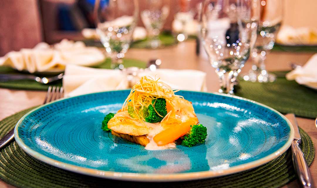 Cuisine Slide Galaxy Diver III - Galaxy Cruises