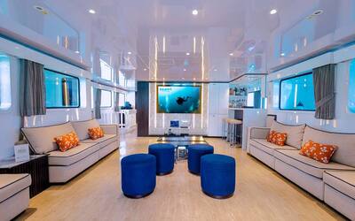 Facilities Slide Galaxy Diver III - Galaxy Cruises