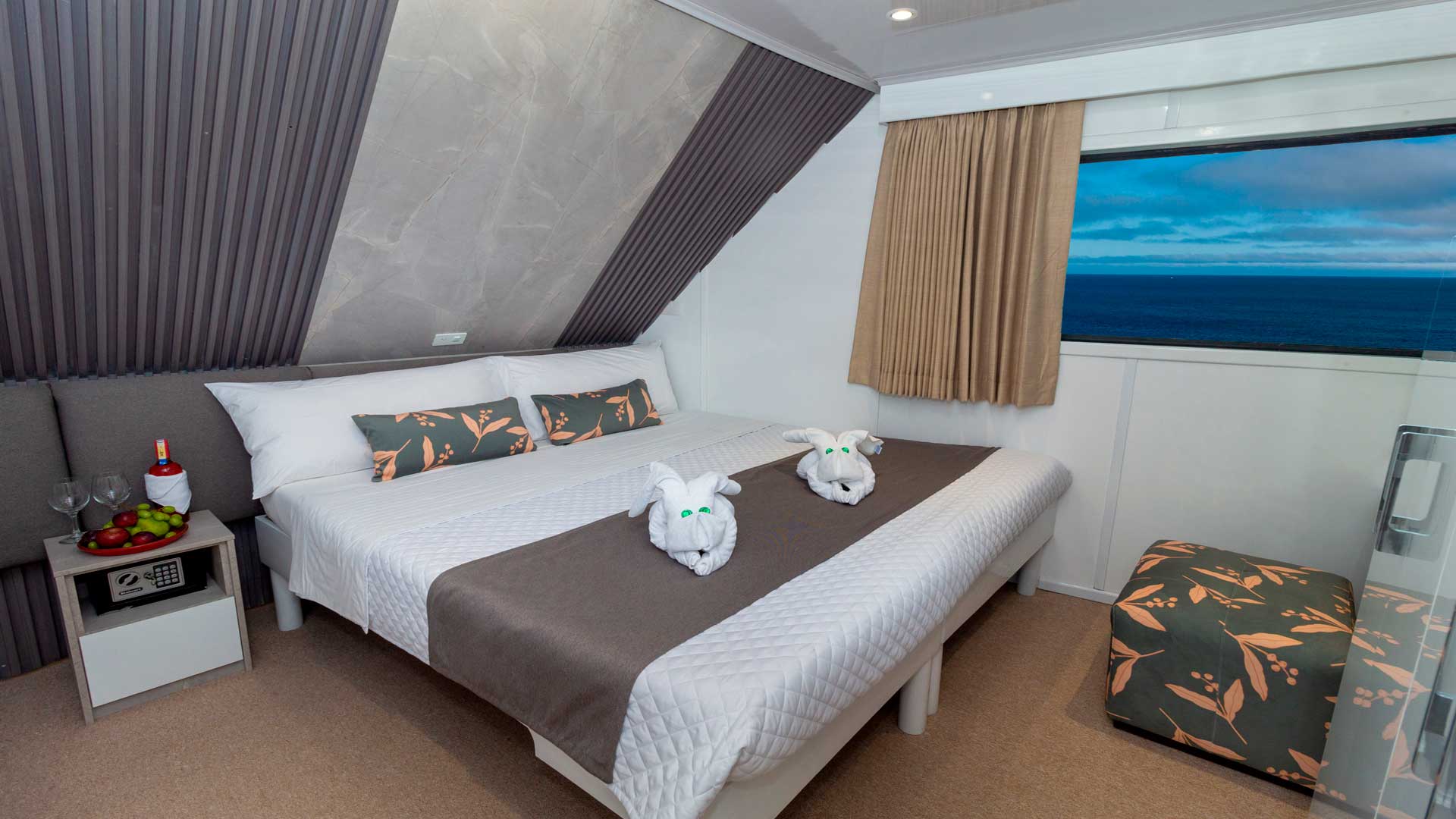 Cabins Slide Galaxy Yacht- Galaxy Cruises