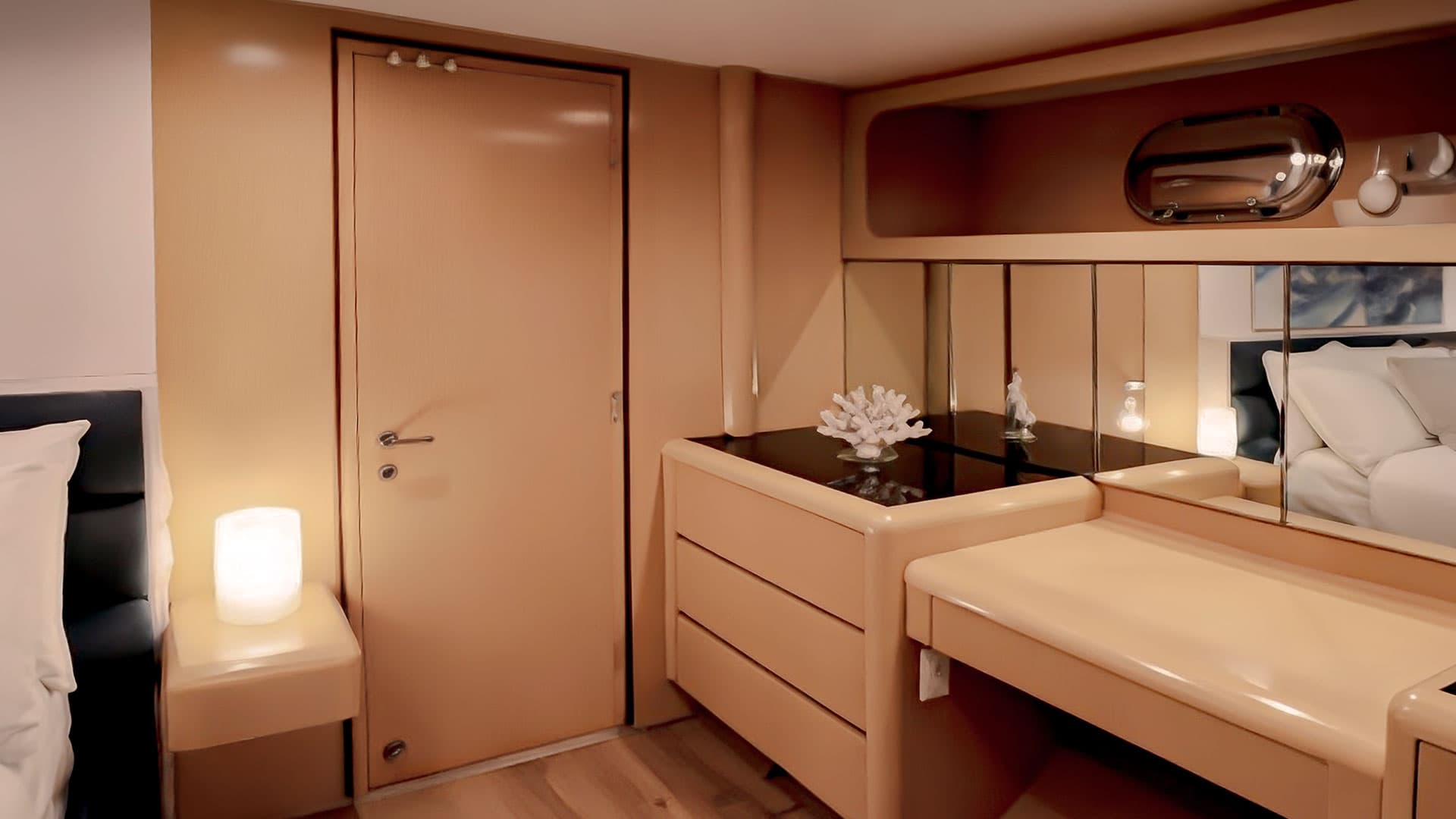 Cabins Slide Zibo Yacht - Galaxy Cruises